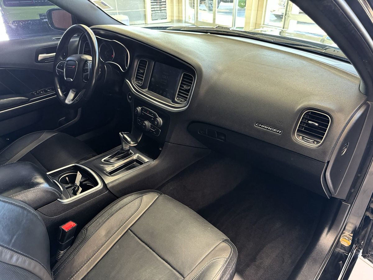 2015 Dodge Charger R/T photo 20