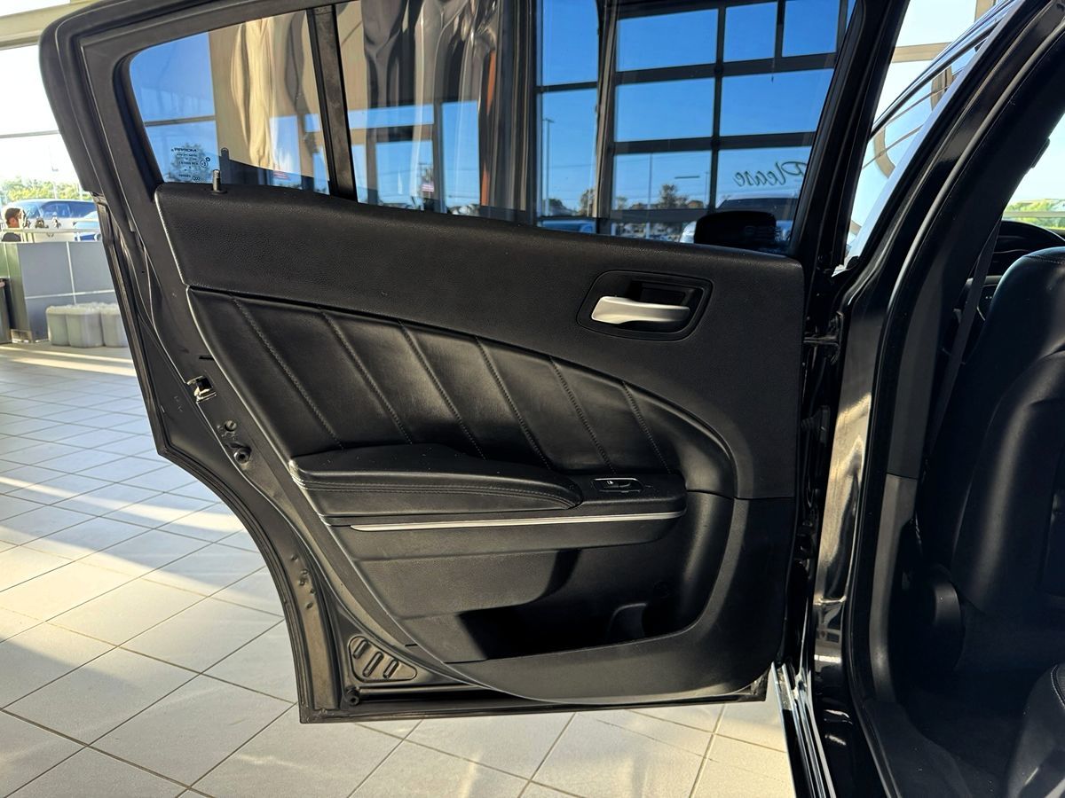 2015 Dodge Charger R/T photo 45