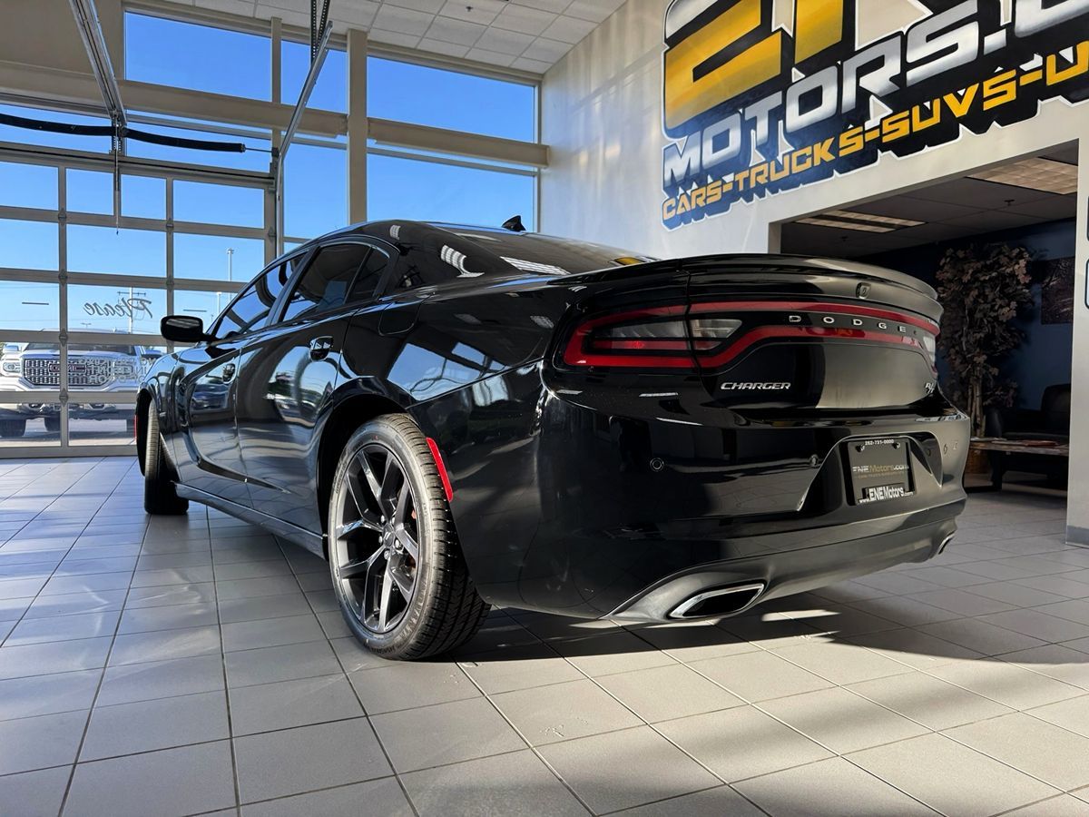 2015 Dodge Charger R/T photo 2