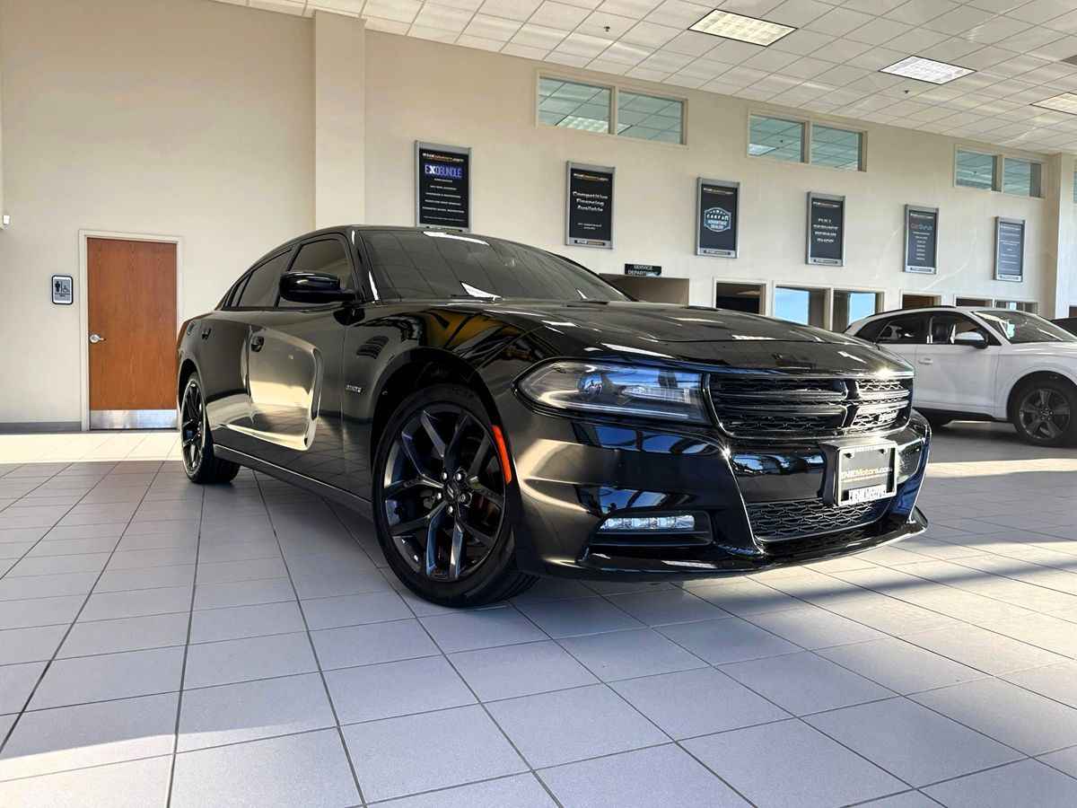 2015 Dodge Charger R/T photo 9