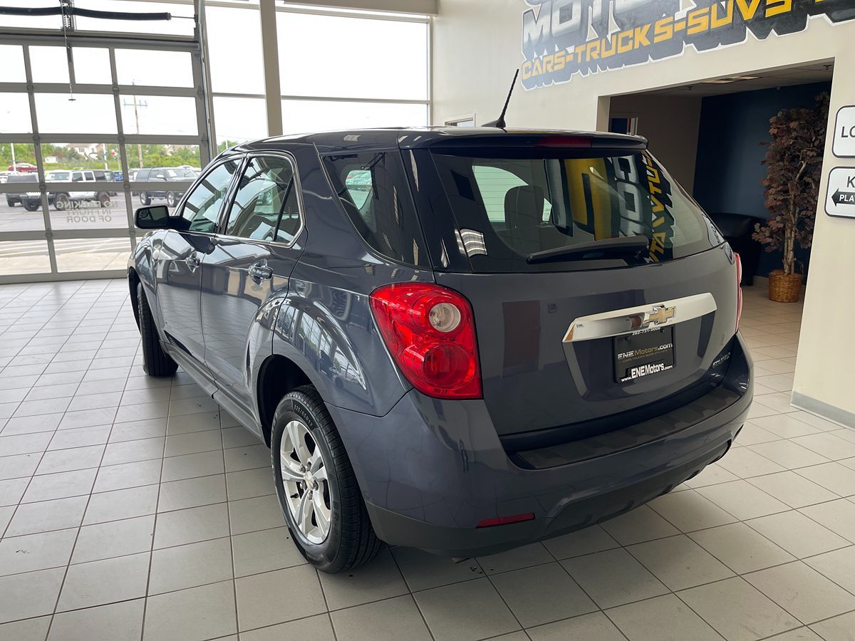 2014 Chevrolet Equinox LS photo 2