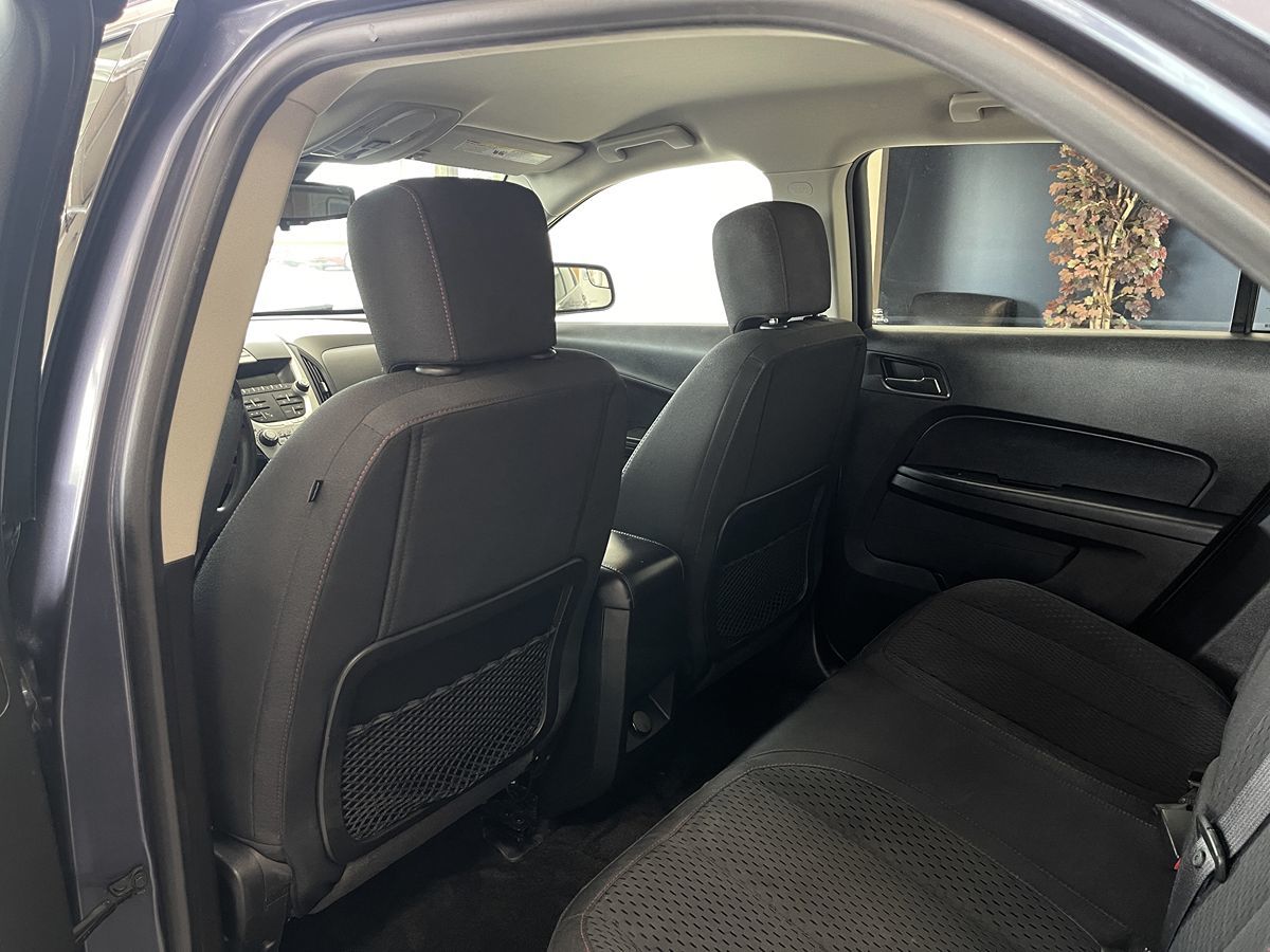 2014 Chevrolet Equinox LS photo 30