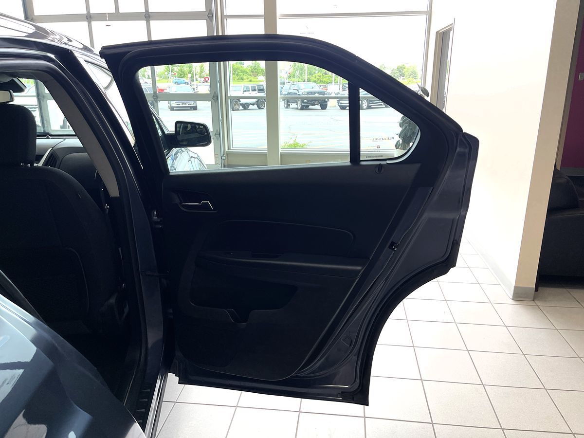 2014 Chevrolet Equinox LS photo 31
