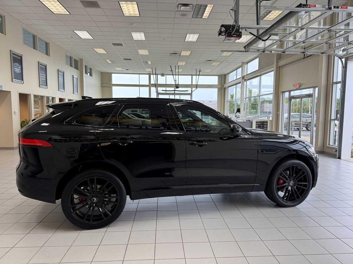 2019 Jaguar F-PACE S photo 6