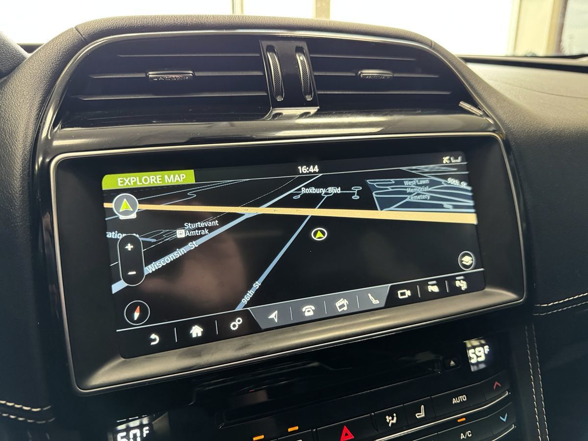 2019 Jaguar F-PACE S photo 22