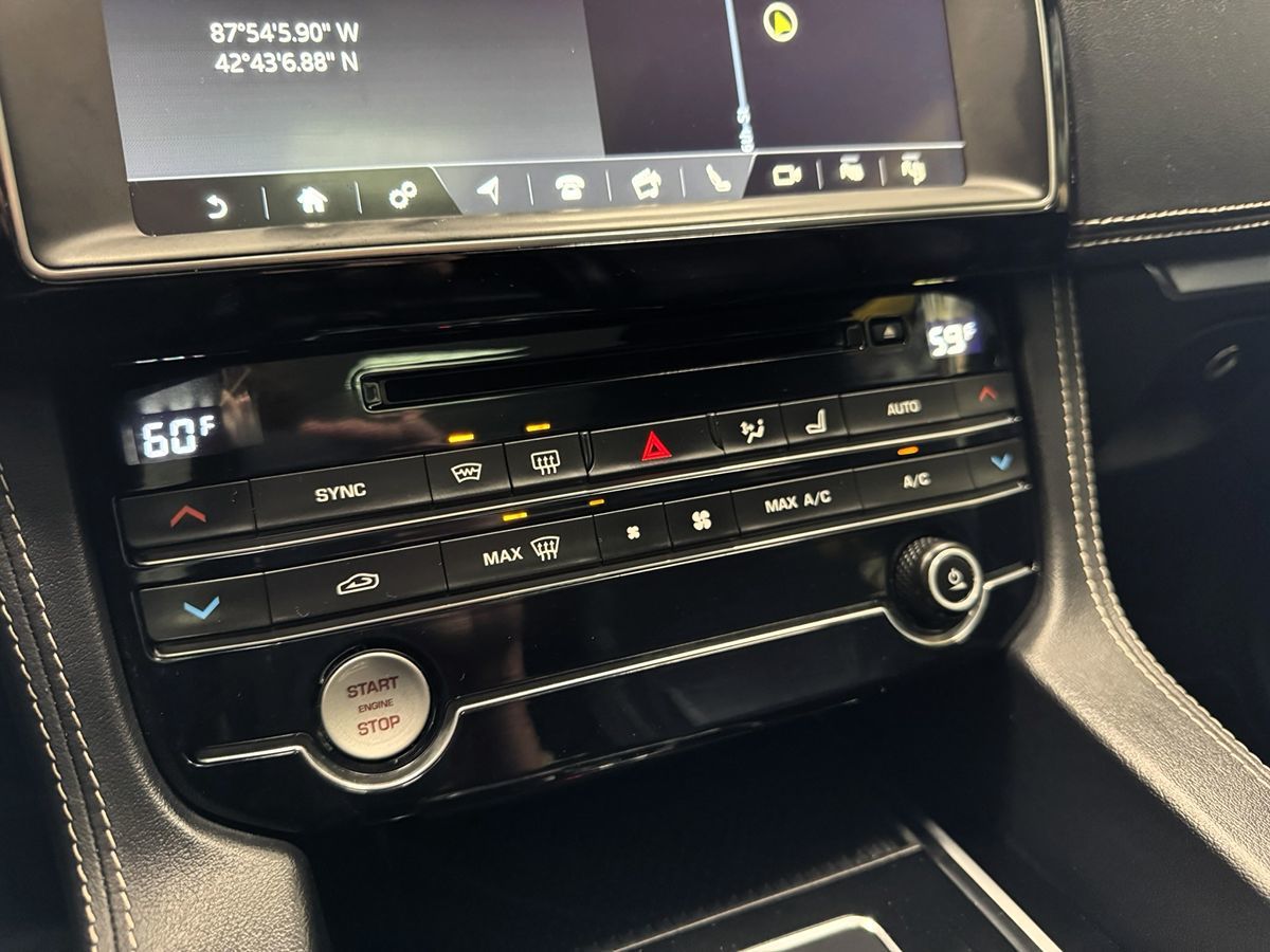 2019 Jaguar F-PACE S photo 26