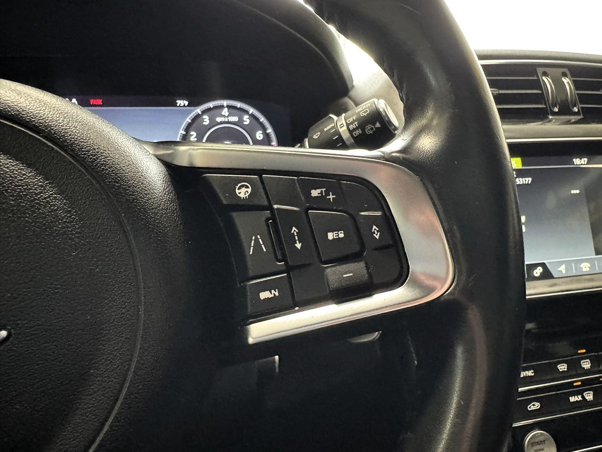 2019 Jaguar F-PACE S photo 34