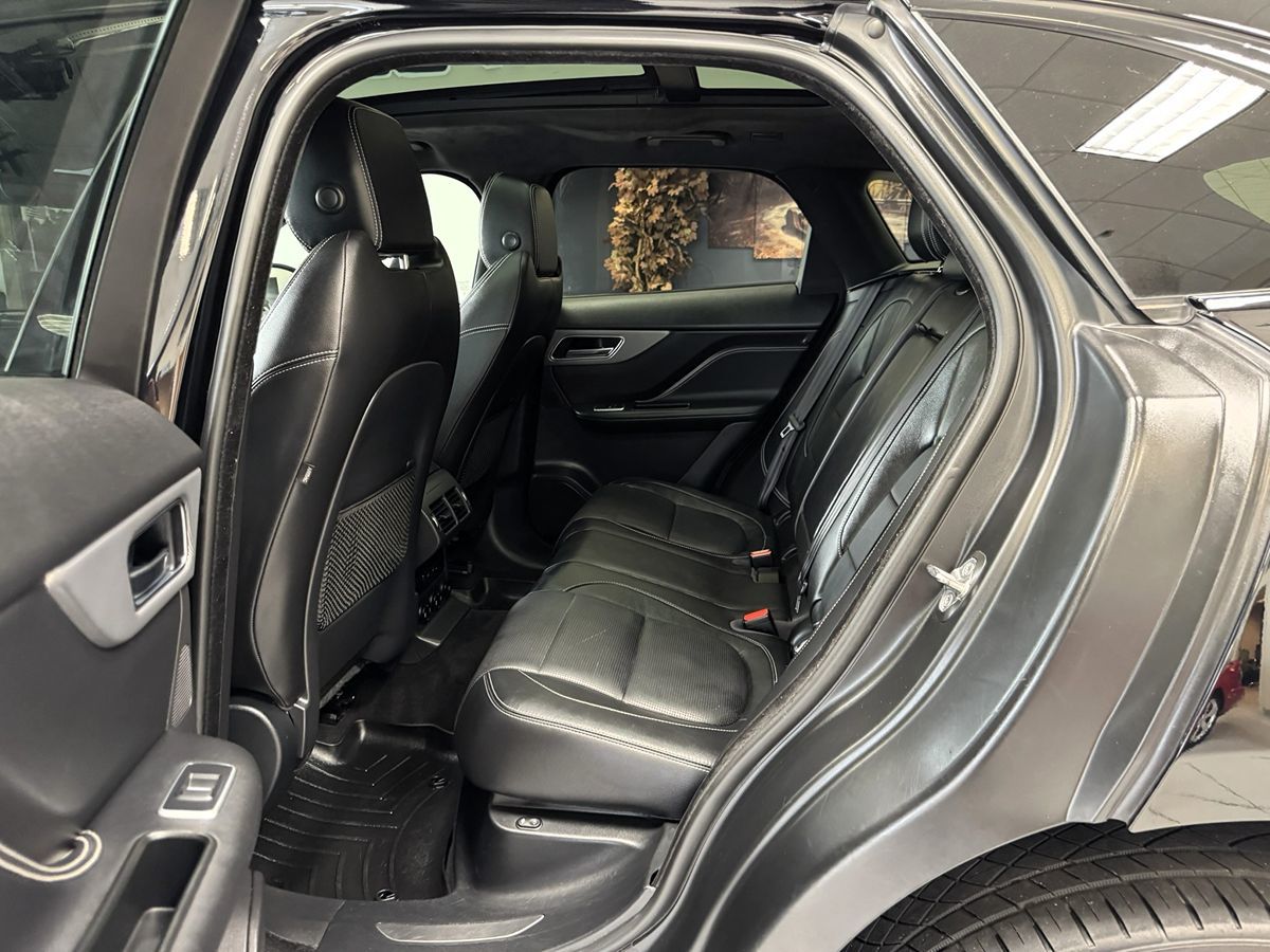 2019 Jaguar F-PACE S photo 39