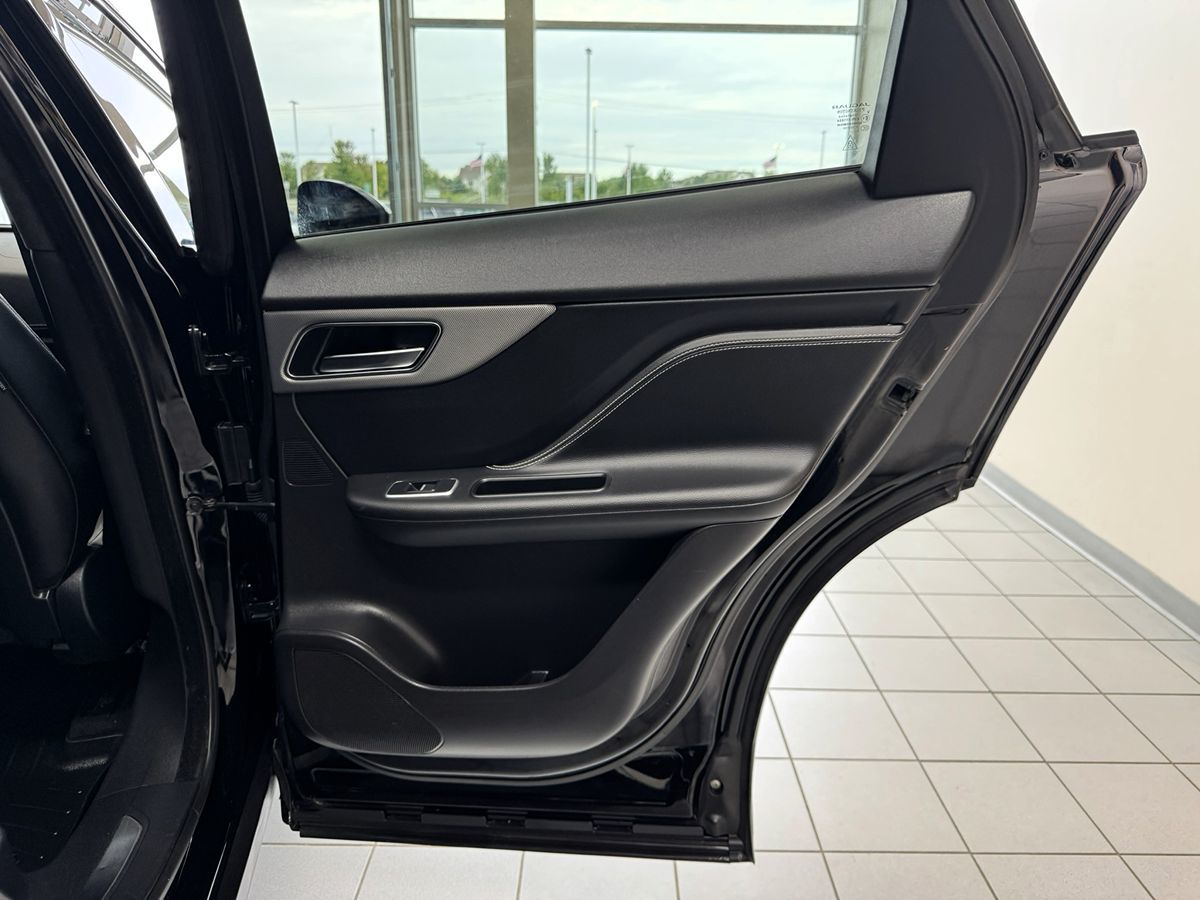 2019 Jaguar F-PACE S photo 42