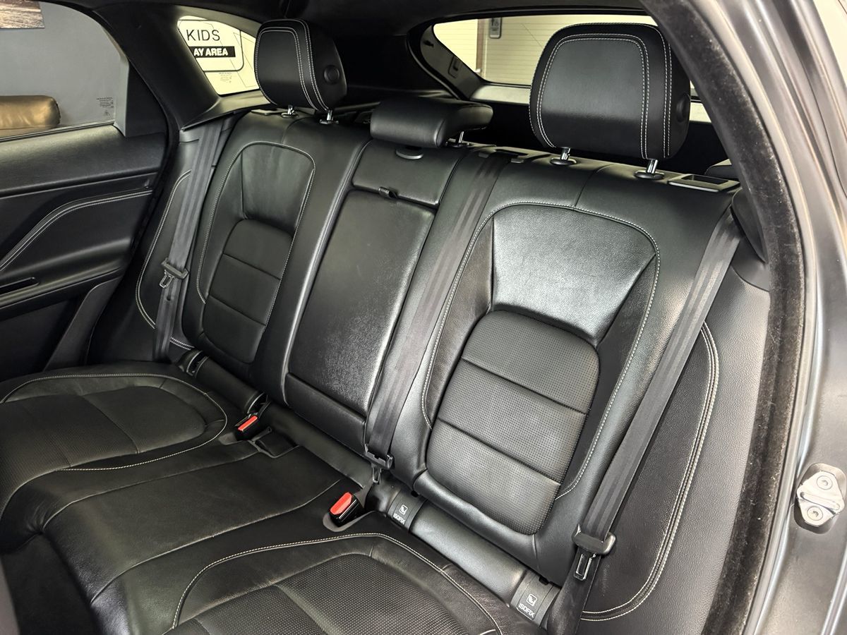 2019 Jaguar F-PACE S photo 41