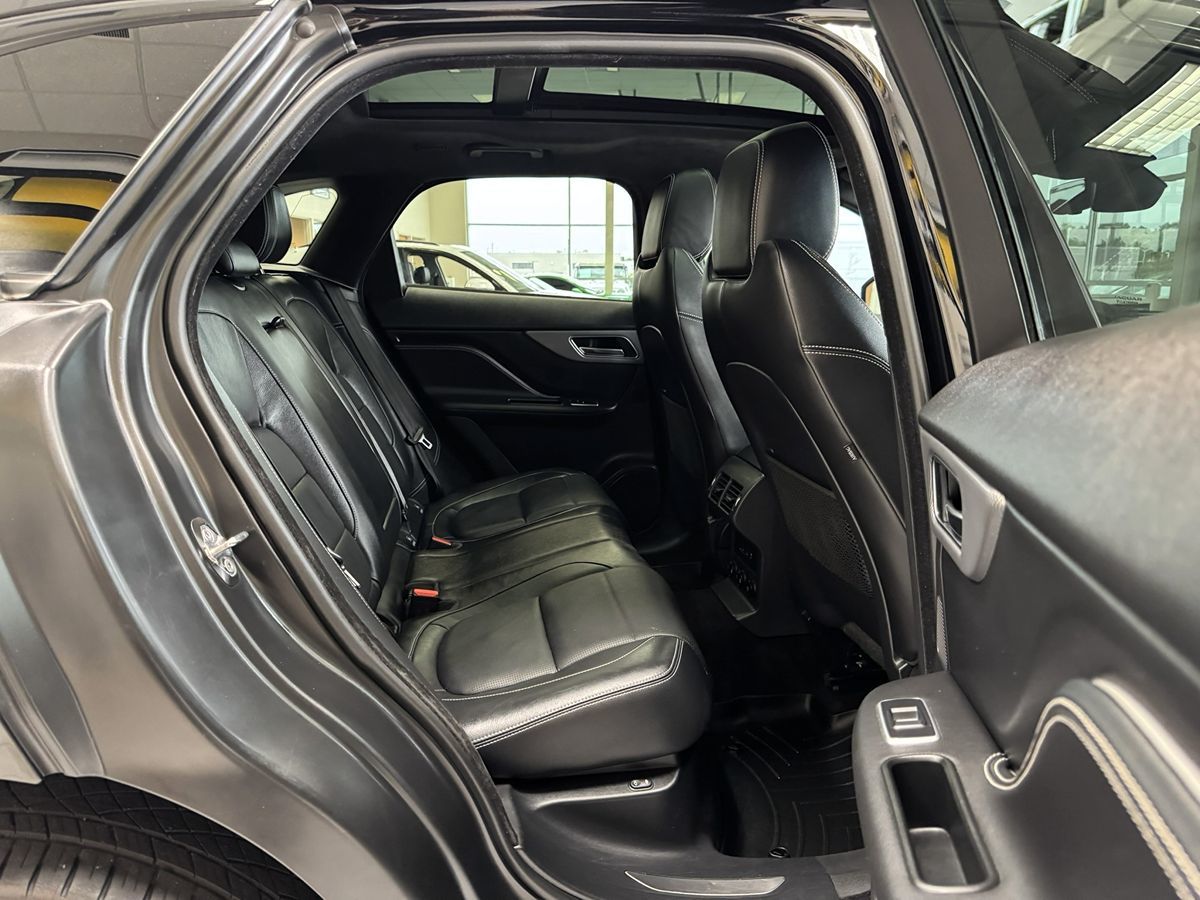 2019 Jaguar F-PACE S photo 44