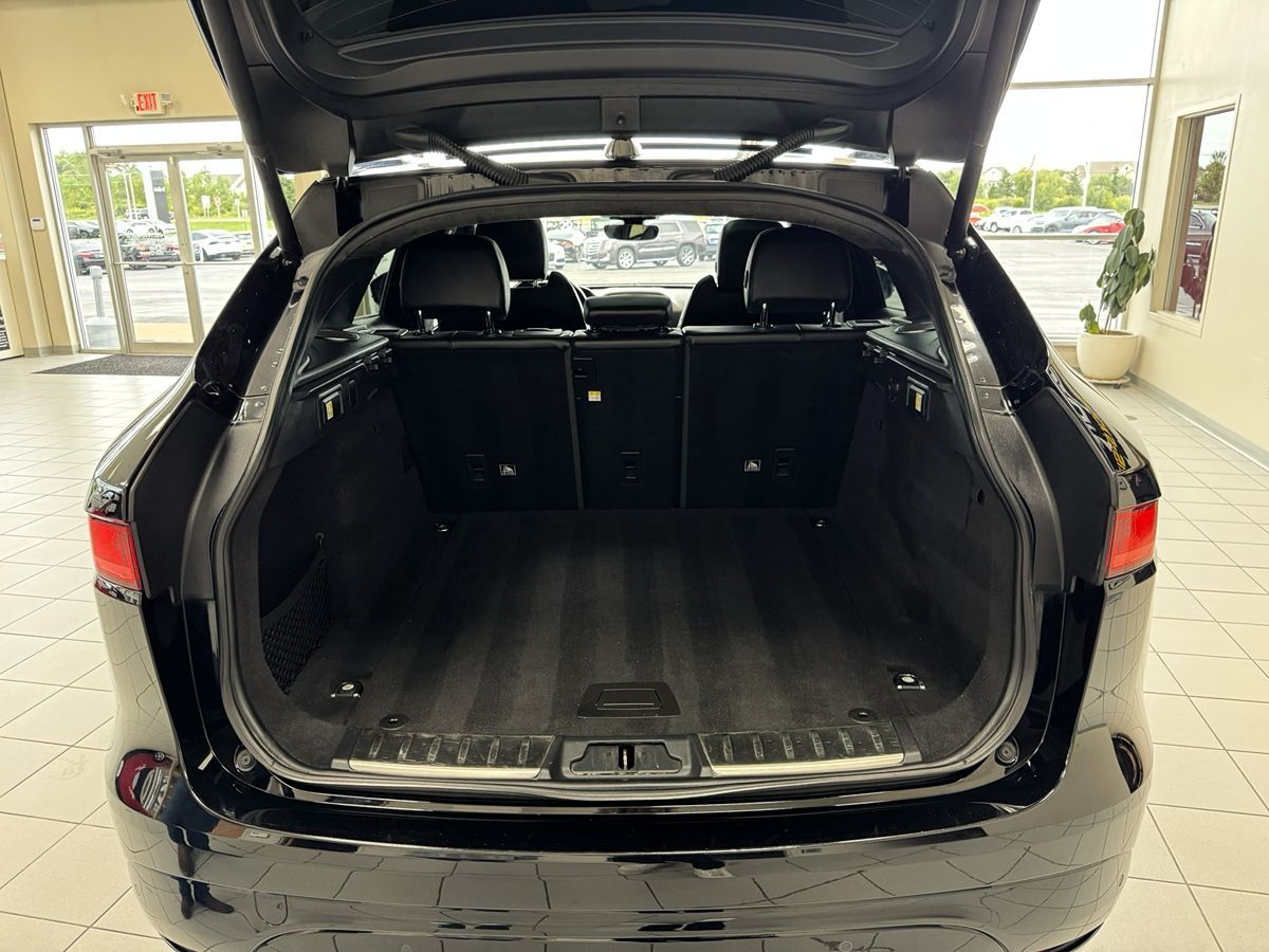 2019 Jaguar F-PACE S photo 49