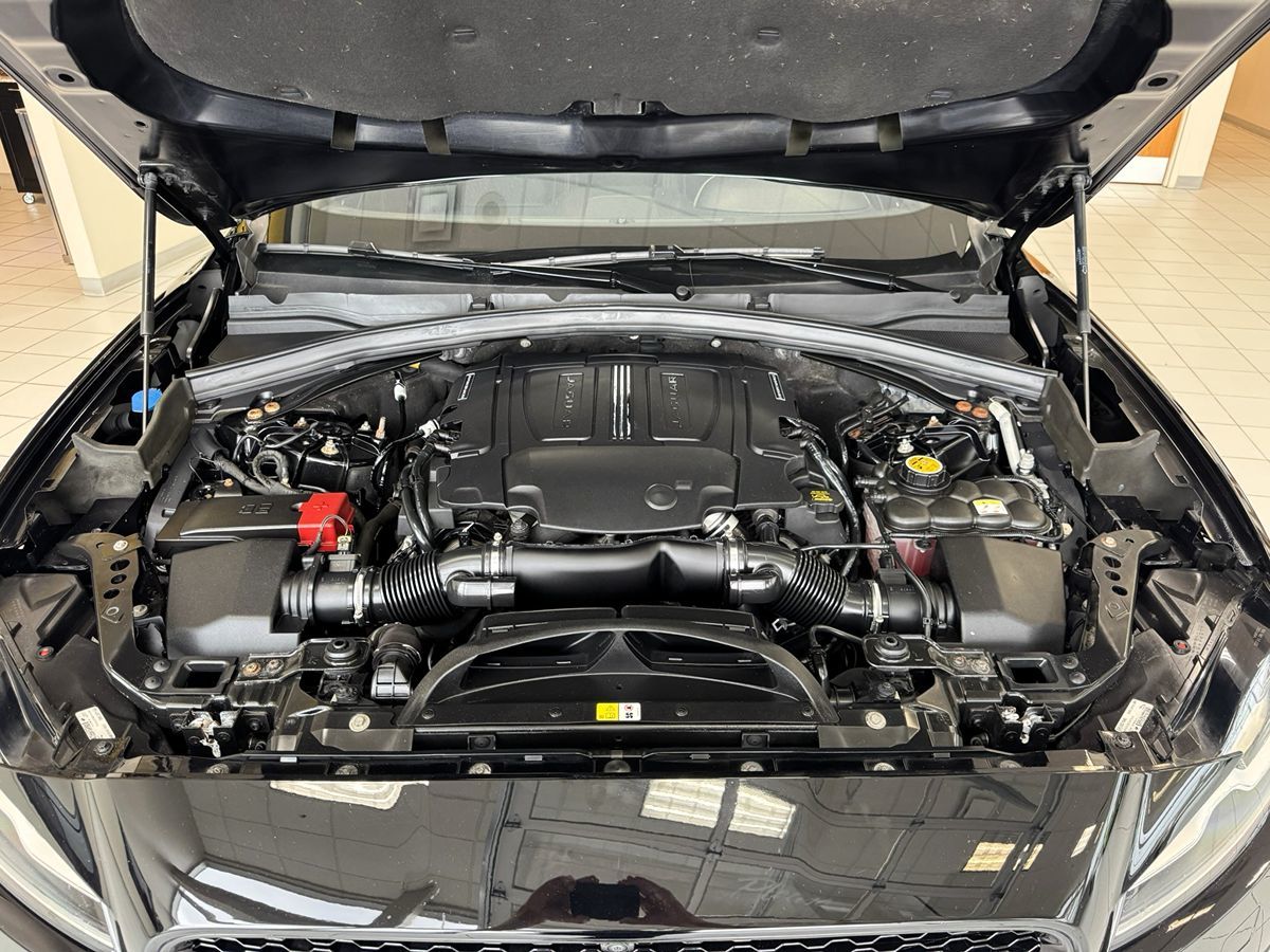 2019 Jaguar F-PACE S photo 63