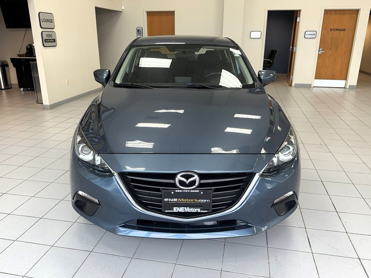 2016 Mazda Mazda3 SV Base photo 3
