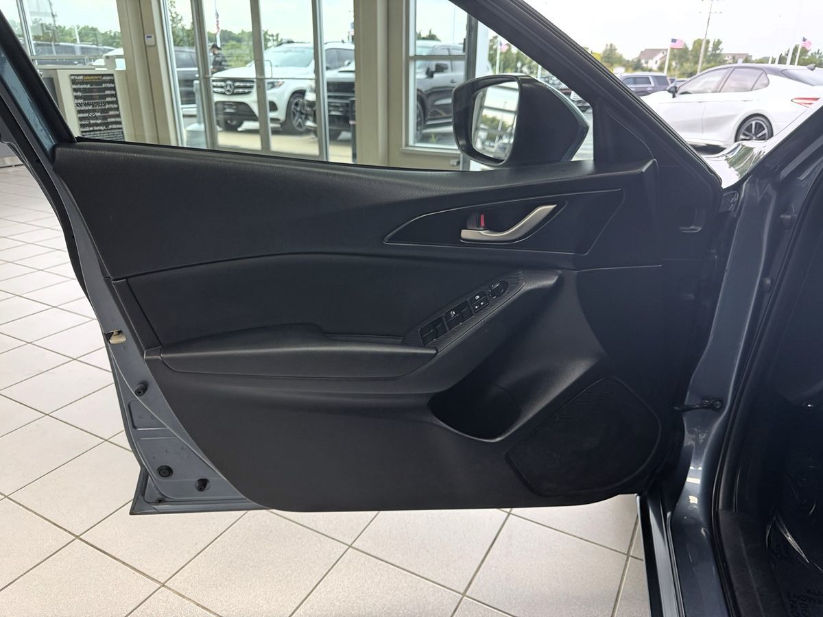 2016 Mazda Mazda3 SV Base photo 11