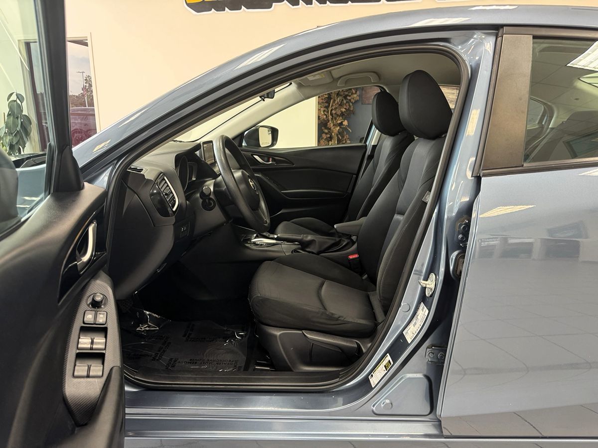 2016 Mazda Mazda3 SV Base photo 13