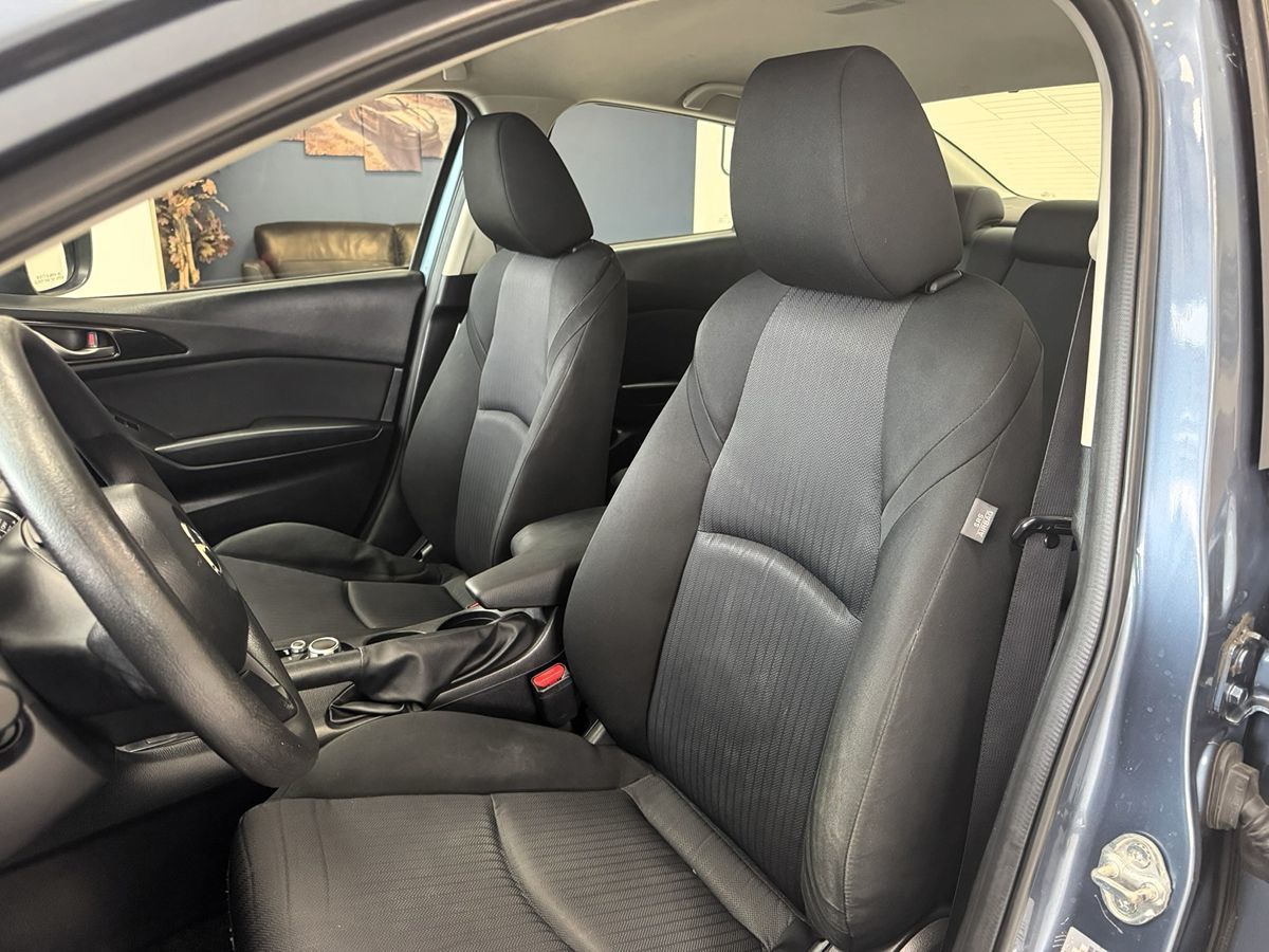 2016 Mazda Mazda3 SV Base photo 14
