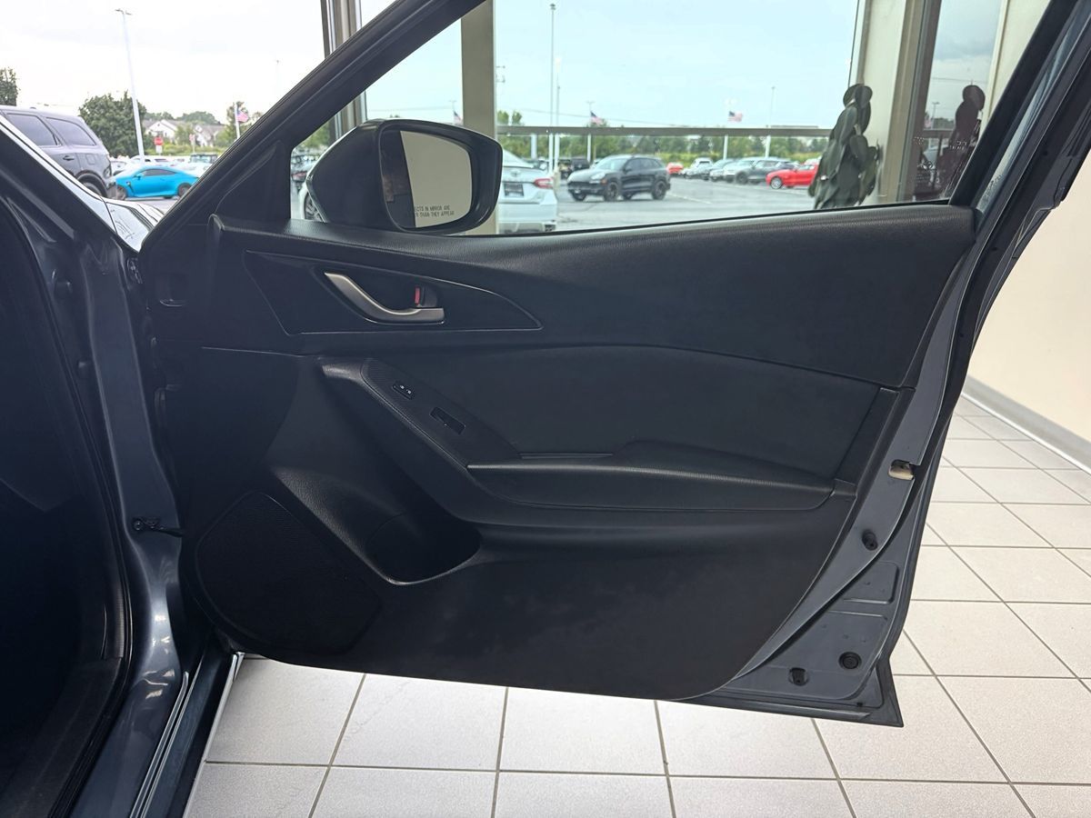 2016 Mazda Mazda3 SV Base photo 16