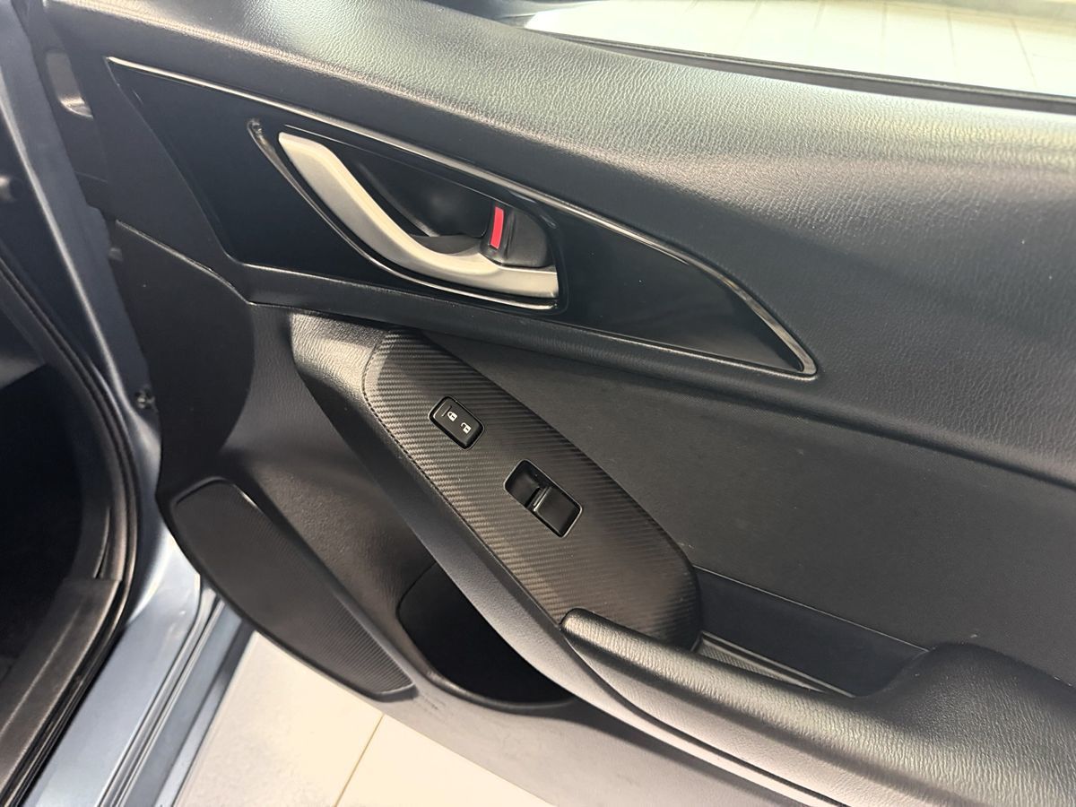 2016 Mazda Mazda3 SV Base photo 17