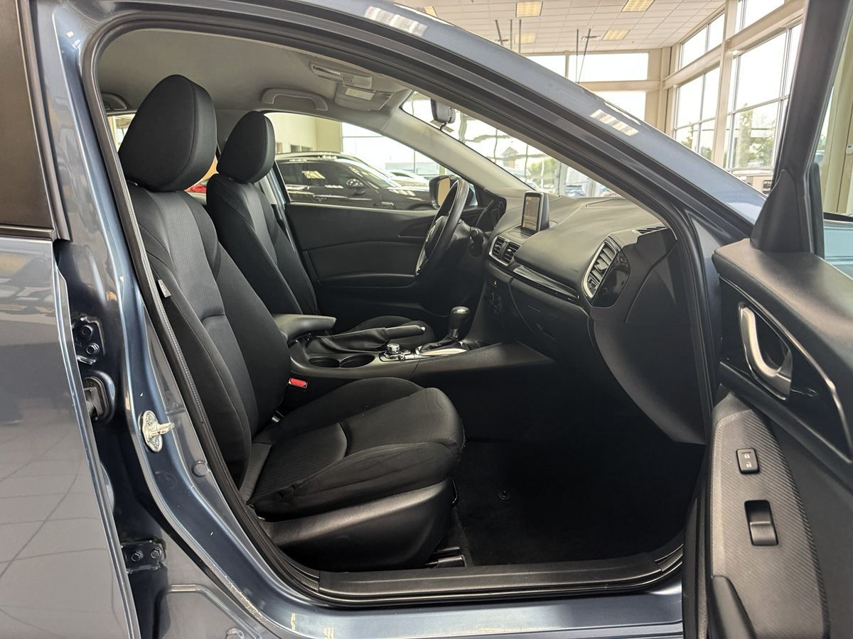 2016 Mazda Mazda3 SV Base photo 18