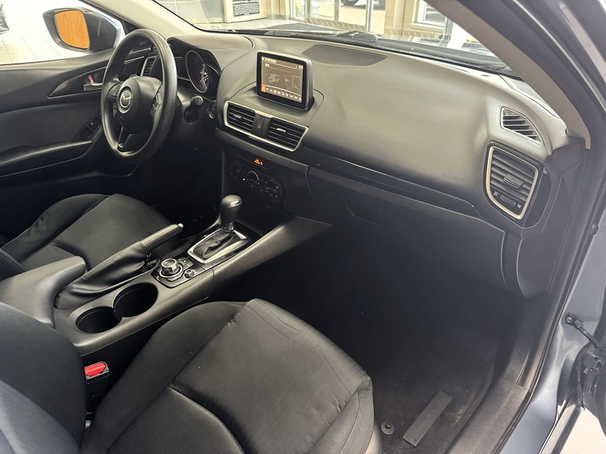 2016 Mazda Mazda3 SV Base photo 19