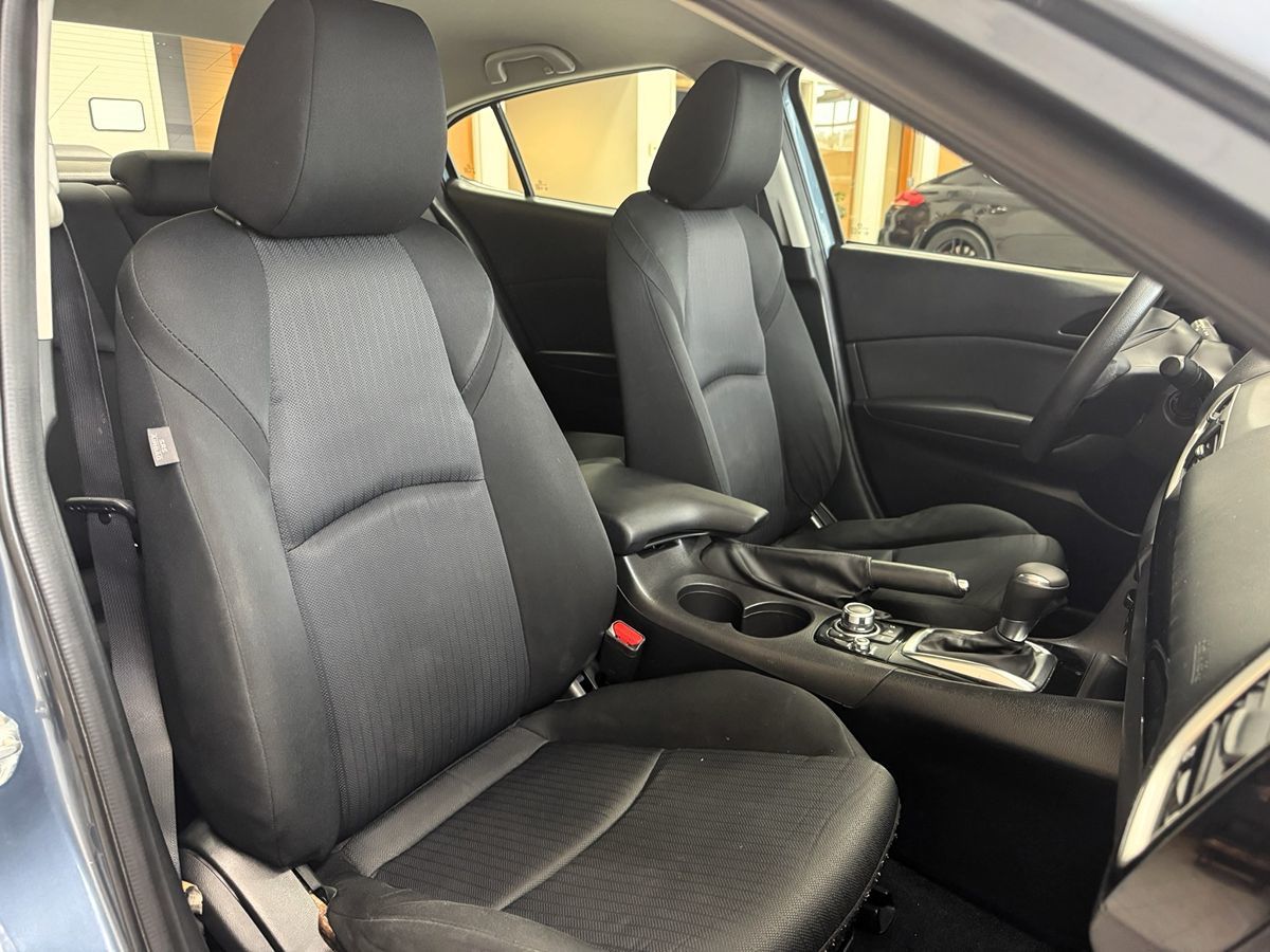 2016 Mazda Mazda3 SV Base photo 20