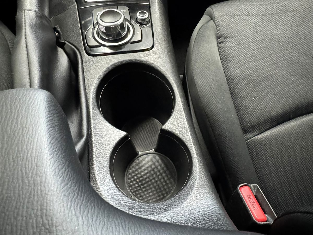 2016 Mazda Mazda3 SV Base photo 30