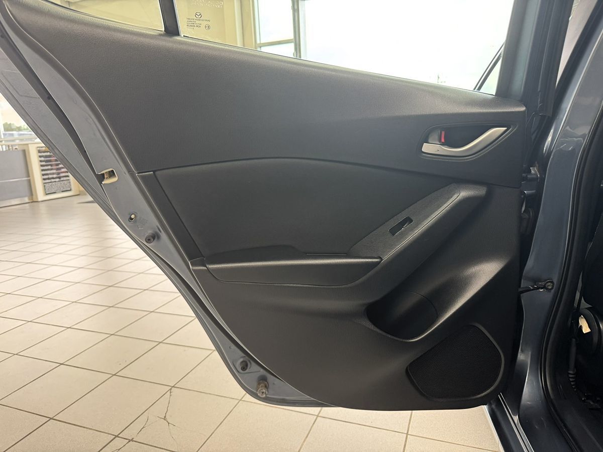 2016 Mazda Mazda3 SV Base photo 36