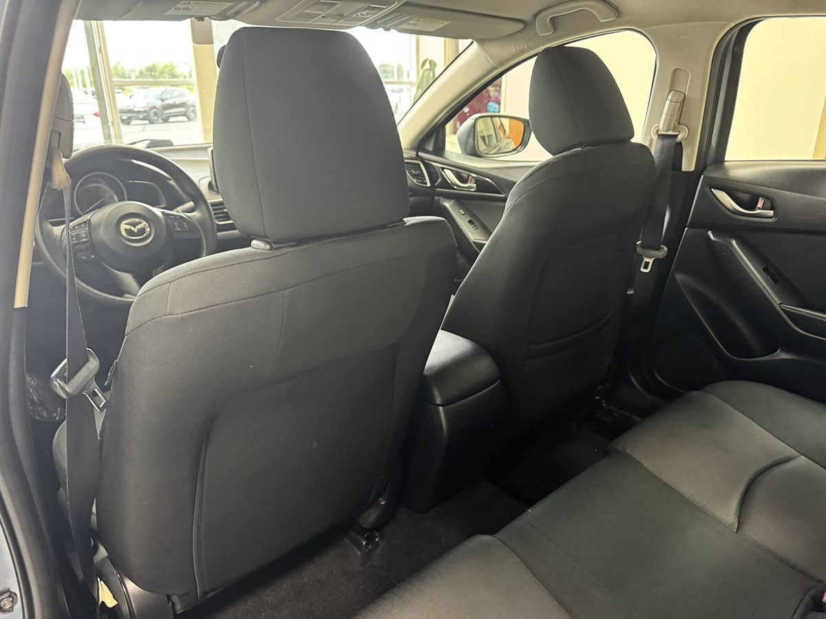 2016 Mazda Mazda3 SV Base photo 38