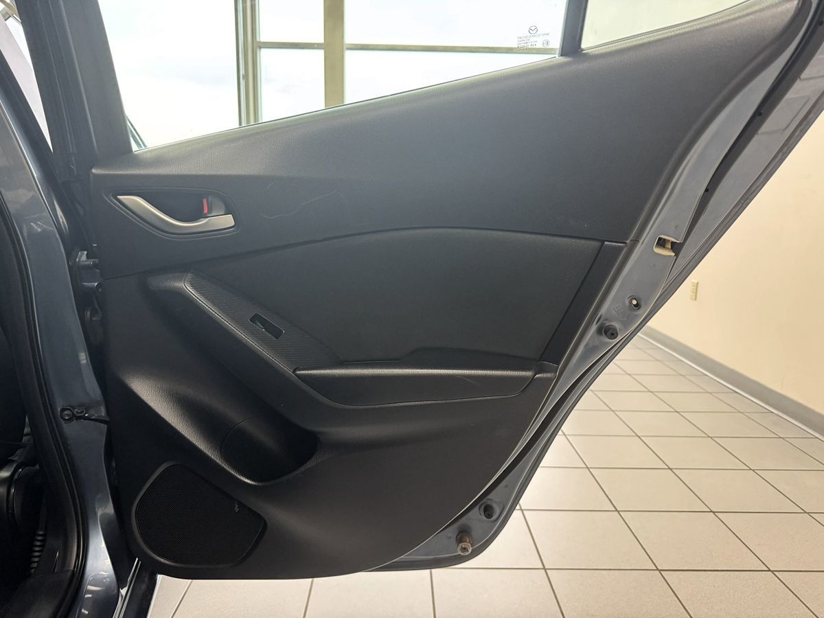 2016 Mazda Mazda3 SV Base photo 40