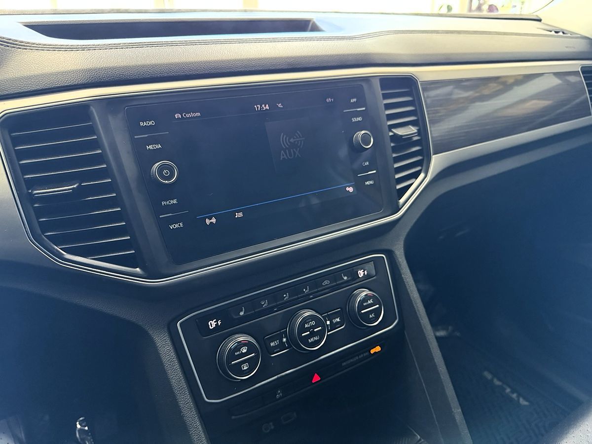 2018 Volkswagen Atlas V6 SE Technology photo 18