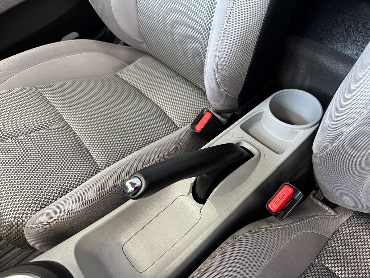 2011 Honda CR-Z EX photo 28