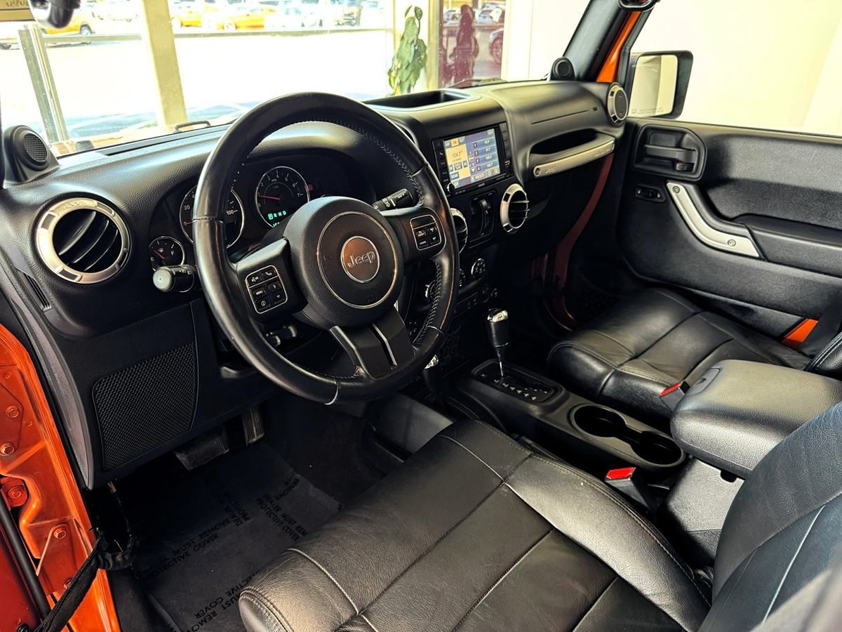 2011 Jeep Wrangler Unlimited Sahara photo 10