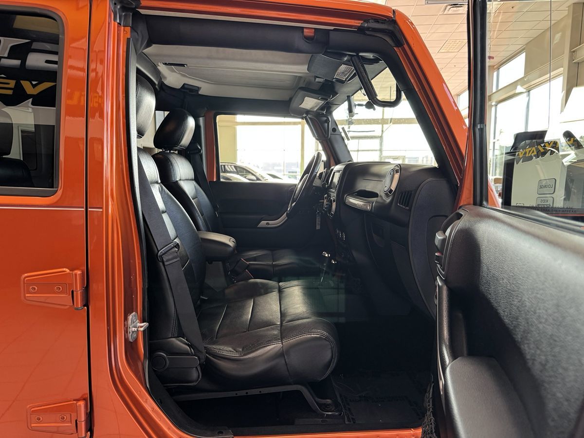 2011 Jeep Wrangler Unlimited Sahara photo 13