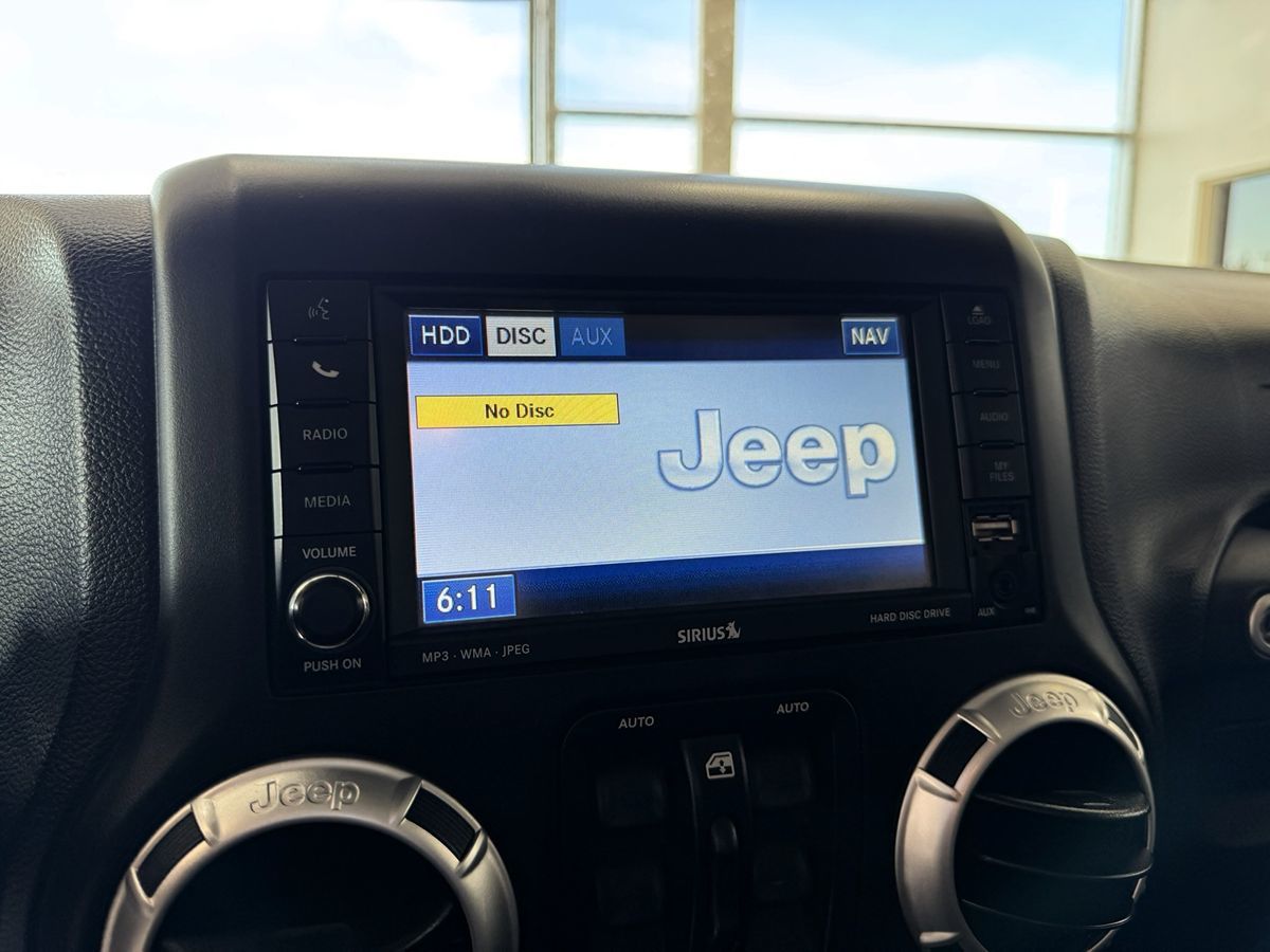 2011 Jeep Wrangler Unlimited Sahara photo 19
