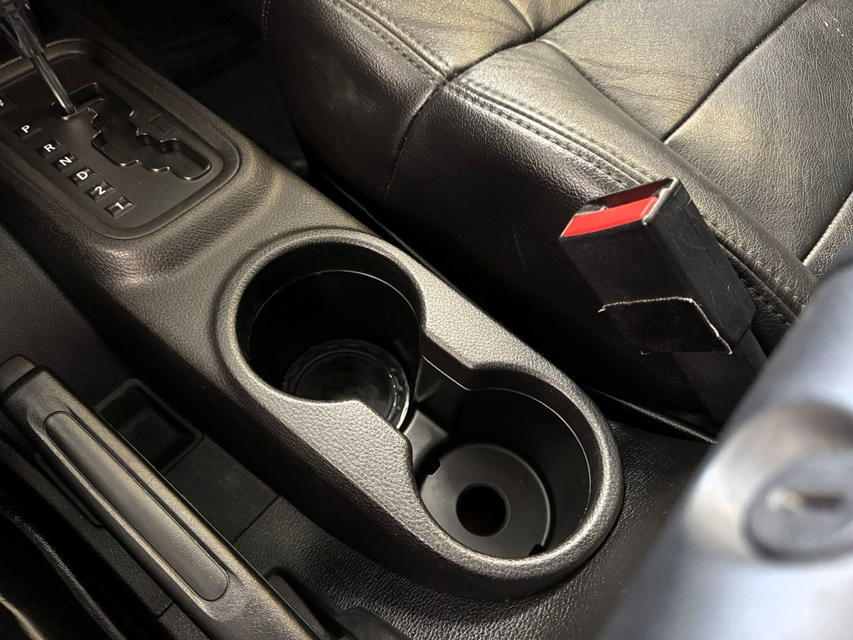 2011 Jeep Wrangler Unlimited Sahara photo 26