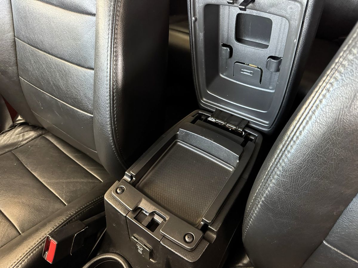2011 Jeep Wrangler Unlimited Sahara photo 27