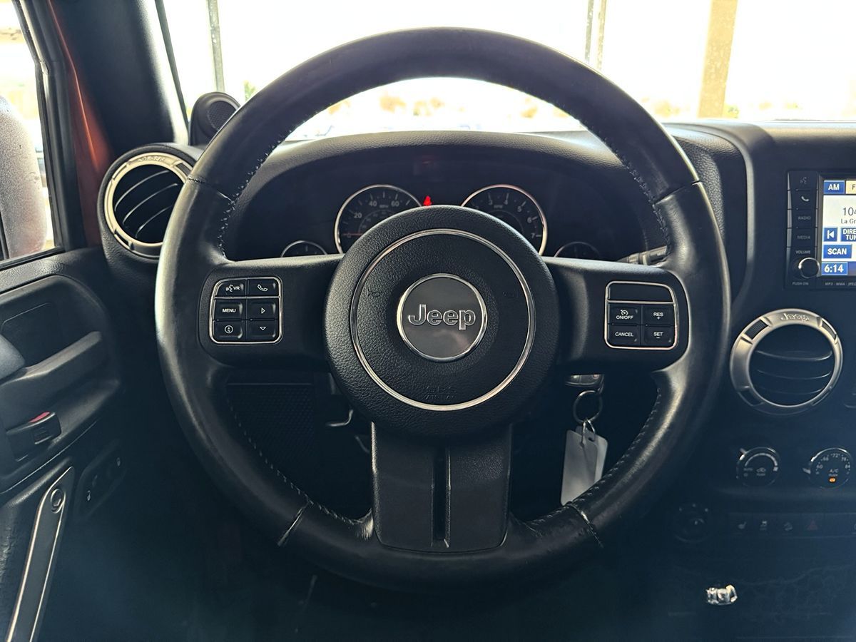 2011 Jeep Wrangler Unlimited Sahara photo 29