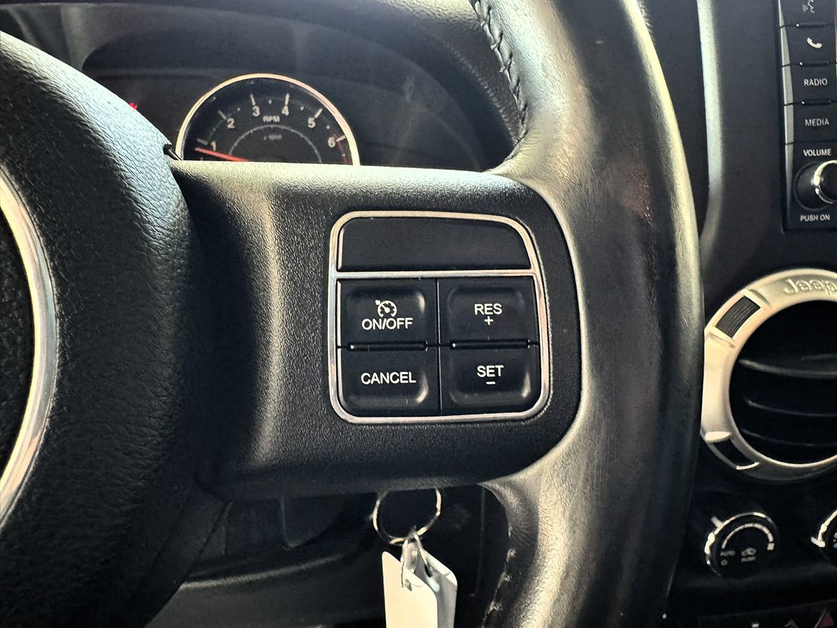 2011 Jeep Wrangler Unlimited Sahara photo 31