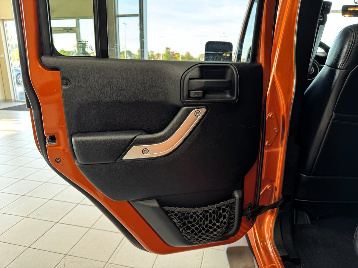 2011 Jeep Wrangler Unlimited Sahara photo 32