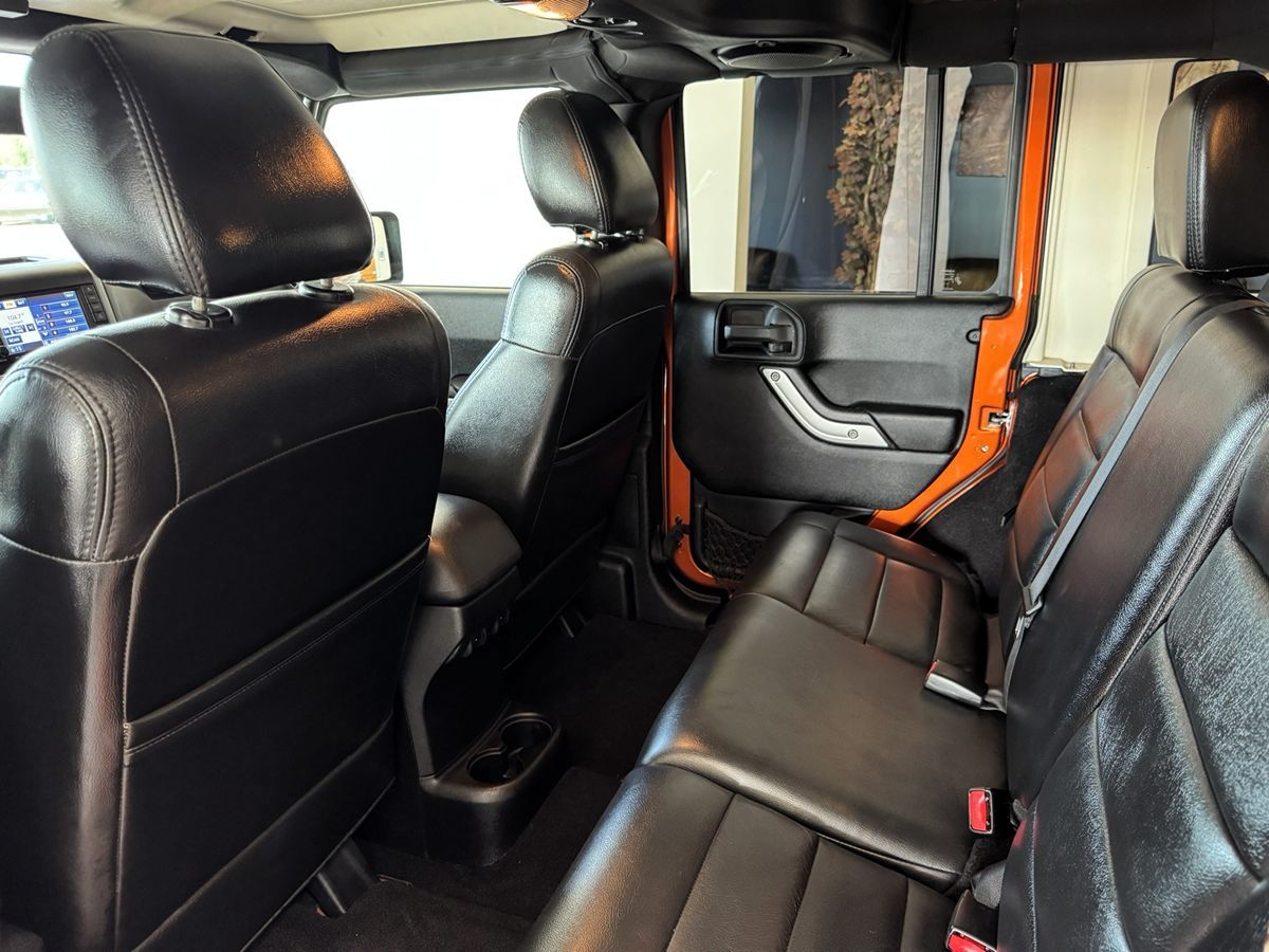 2011 Jeep Wrangler Unlimited Sahara photo 35