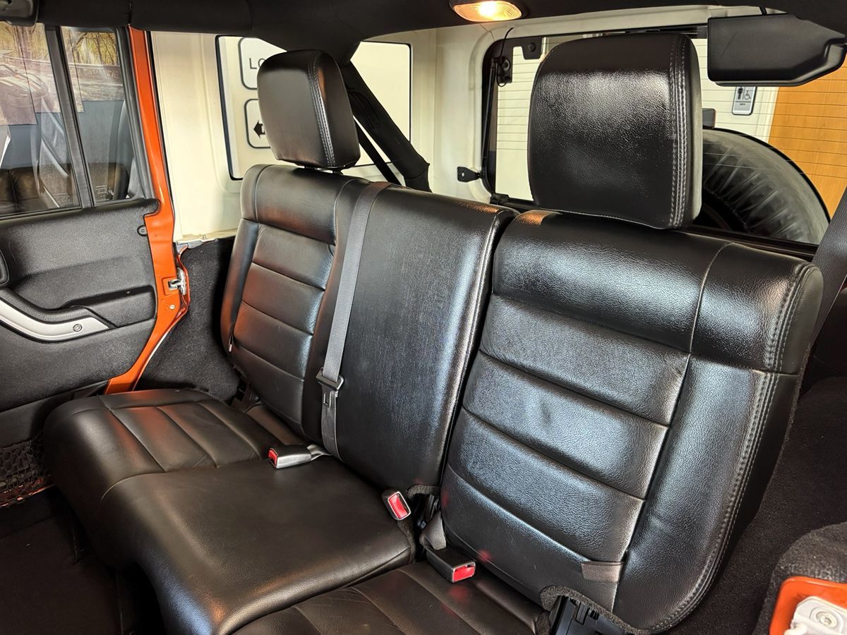 2011 Jeep Wrangler Unlimited Sahara photo 36