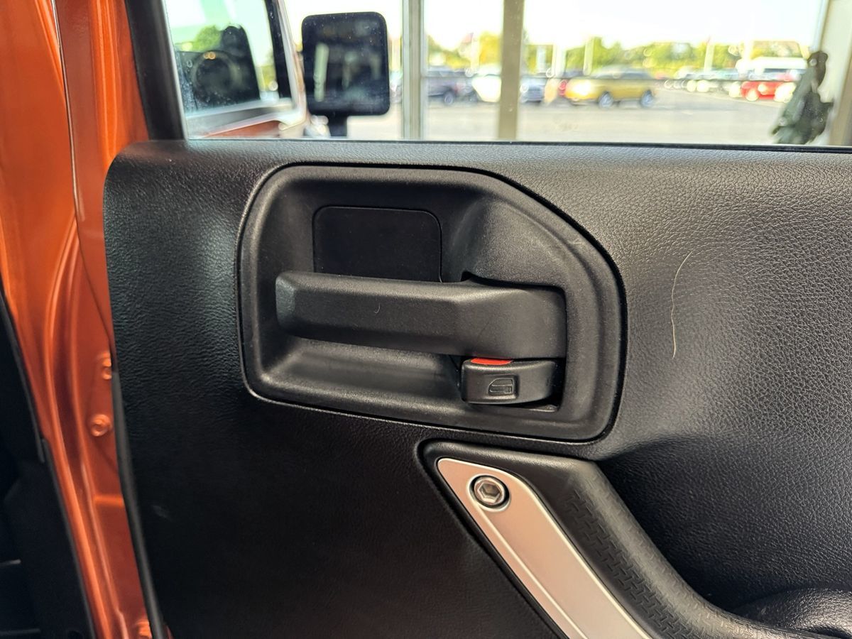 2011 Jeep Wrangler Unlimited Sahara photo 37