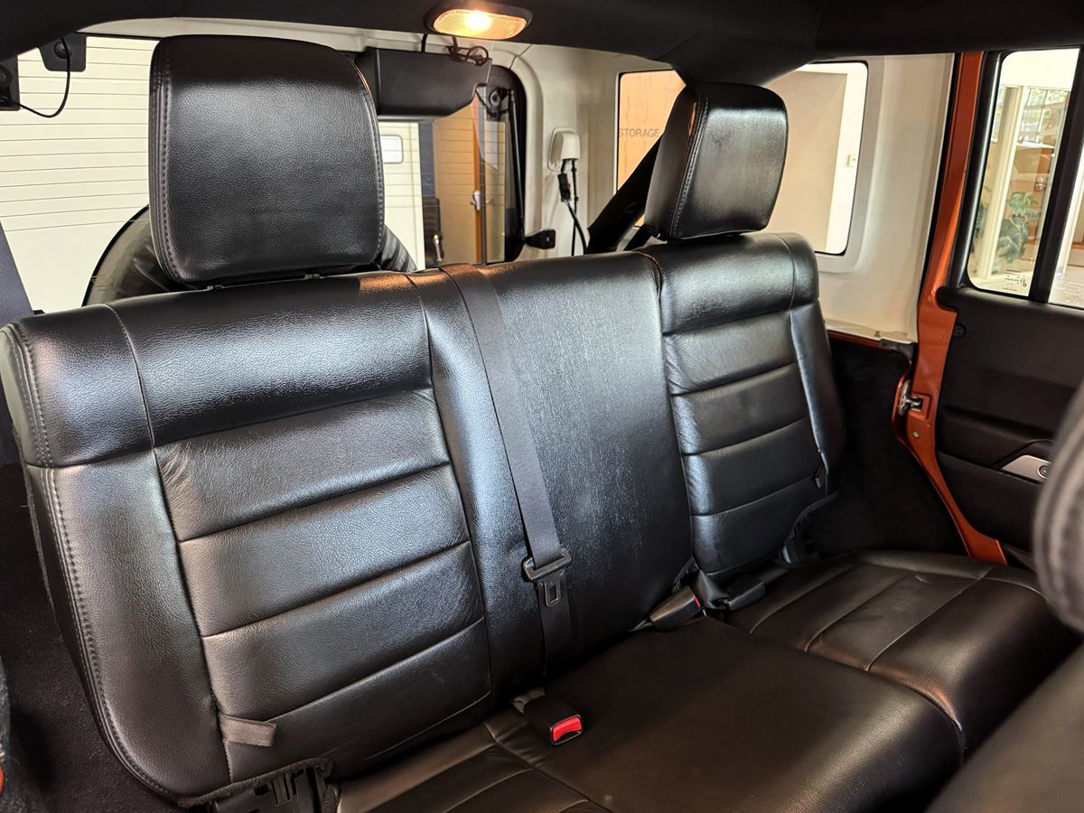 2011 Jeep Wrangler Unlimited Sahara photo 40