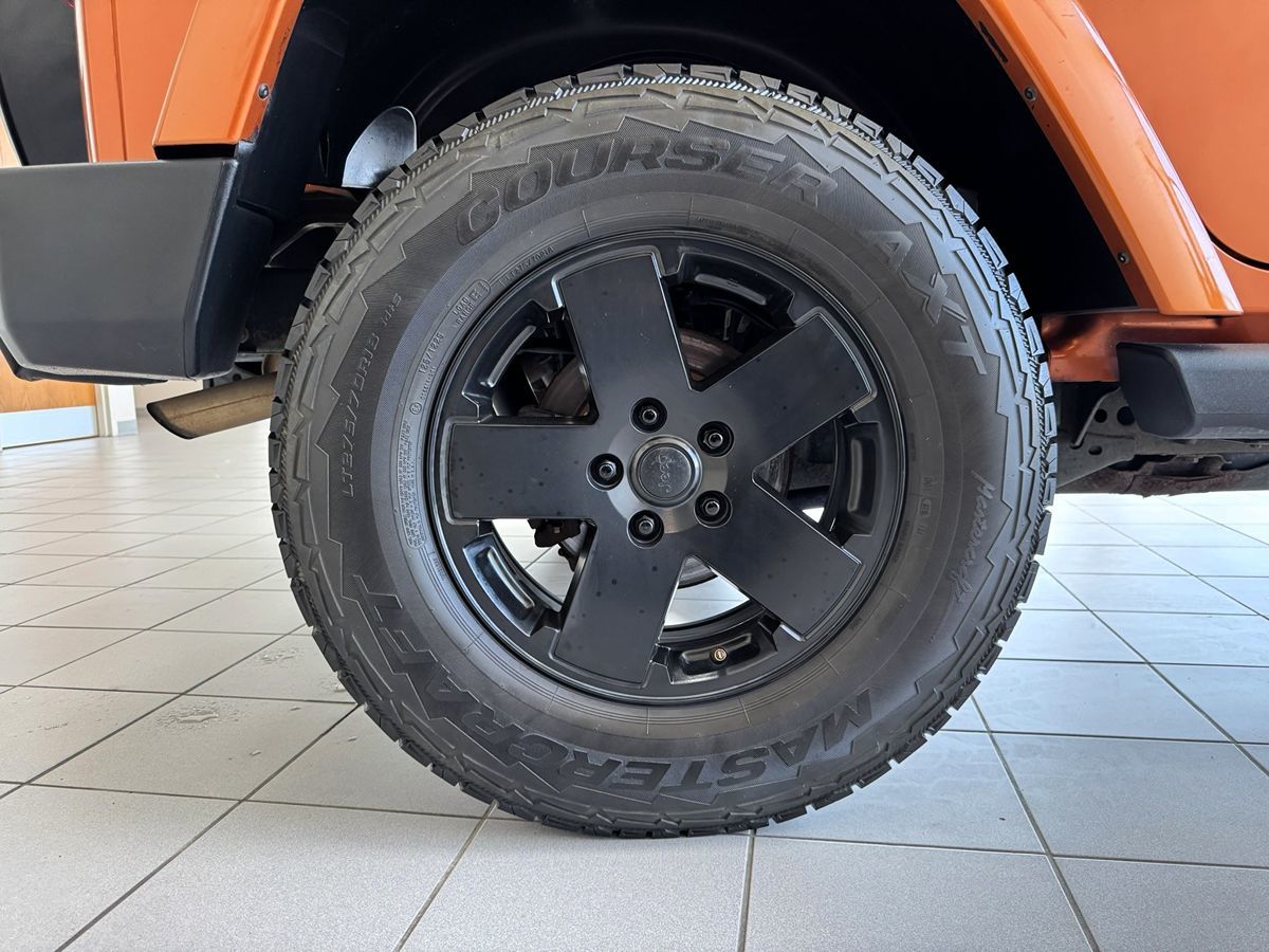 2011 Jeep Wrangler Unlimited Sahara photo 56