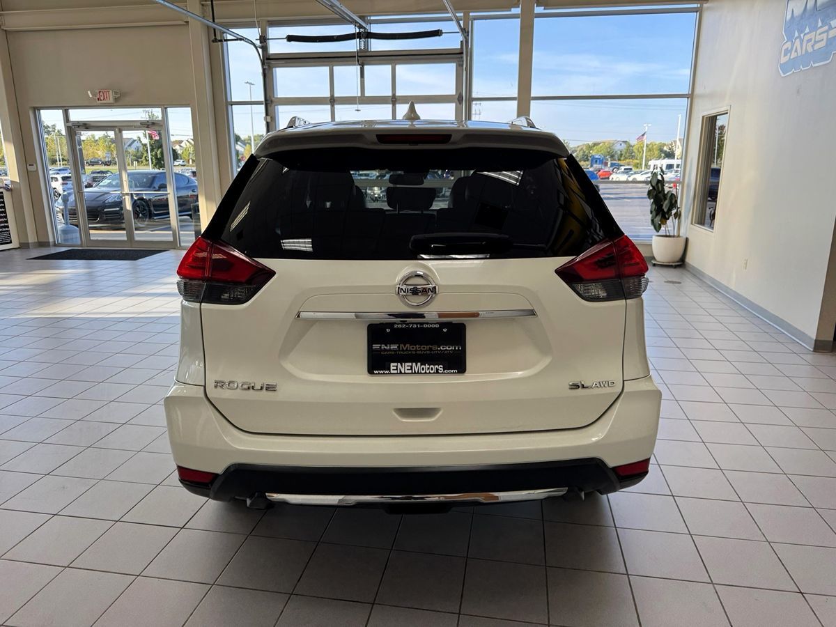 2017 Nissan Rogue SL photo 5