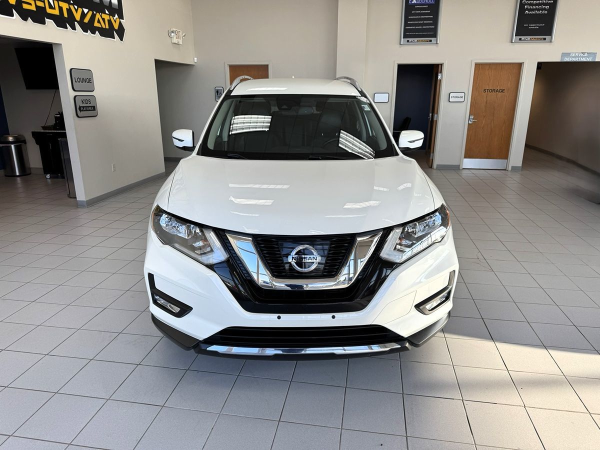 2017 Nissan Rogue SL photo 3