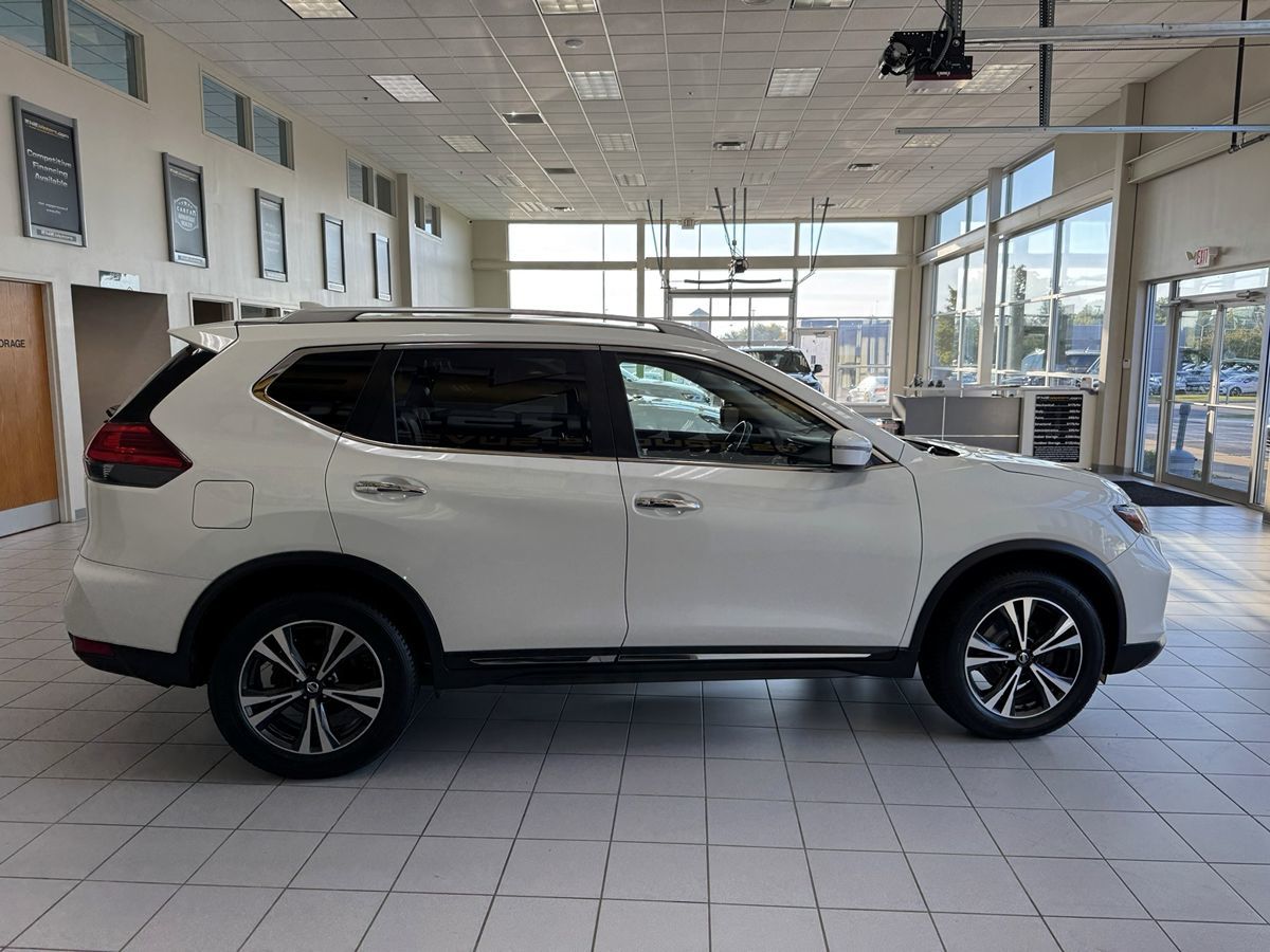 2017 Nissan Rogue SL photo 6