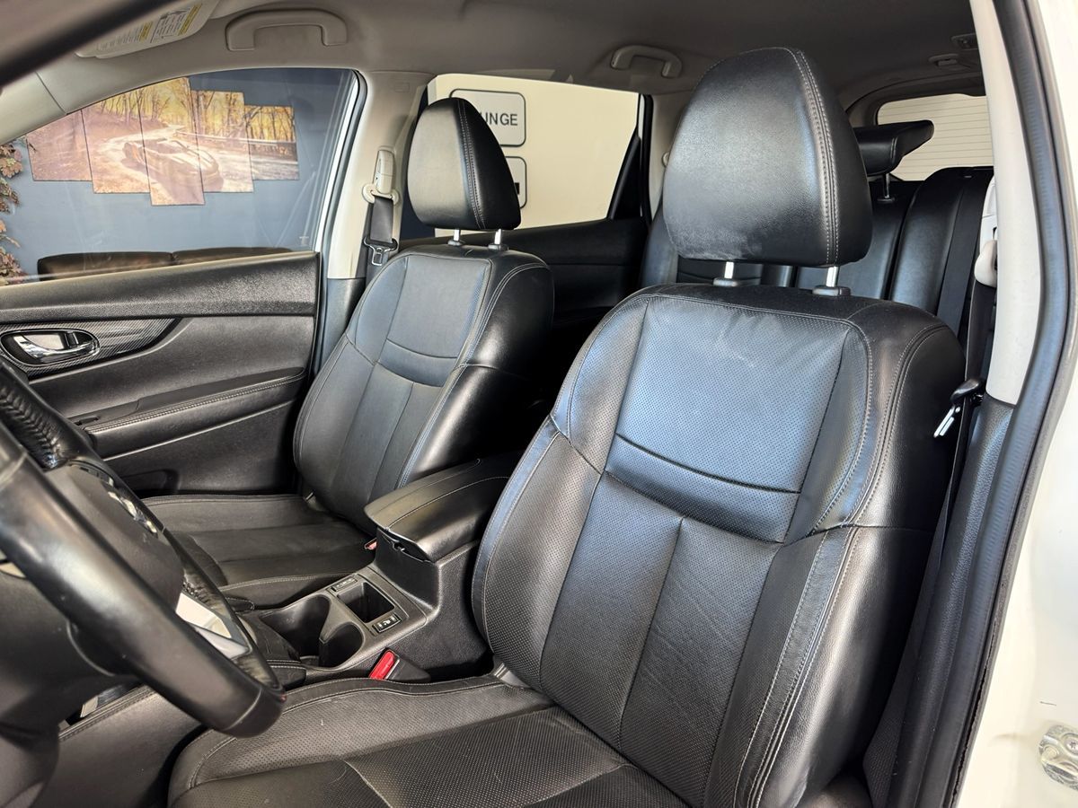 2017 Nissan Rogue SL photo 12