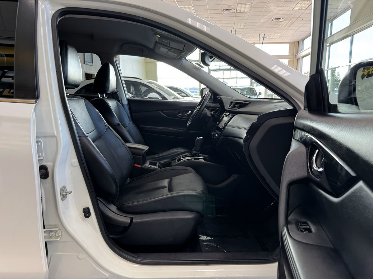 2017 Nissan Rogue SL photo 15